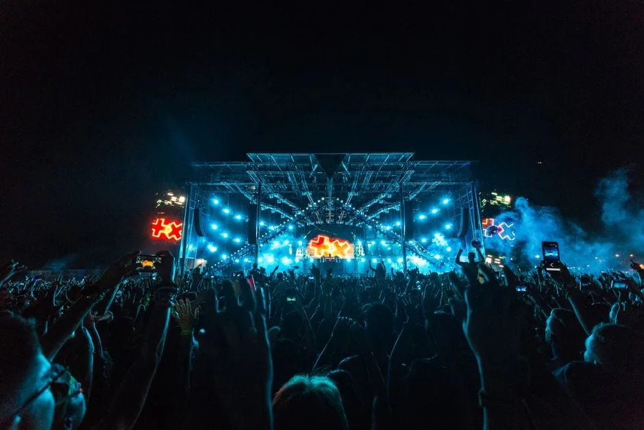 Full-scale concert-grade stage and lighting rig, live event management Lahore